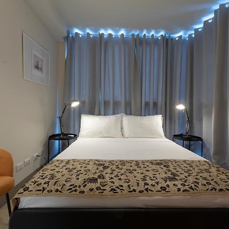 Uptown Parksuites Apartments Tower 2 Bgc By Ph Staycation Manila Ngoại thất bức ảnh