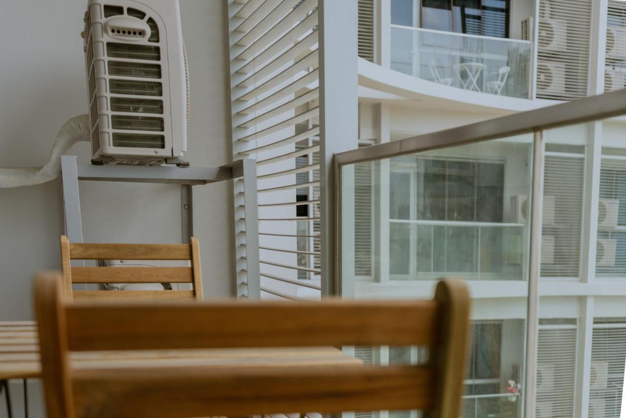 Uptown Parksuites Apartments Tower 2 Bgc By Ph Staycation Manila Ngoại thất bức ảnh
