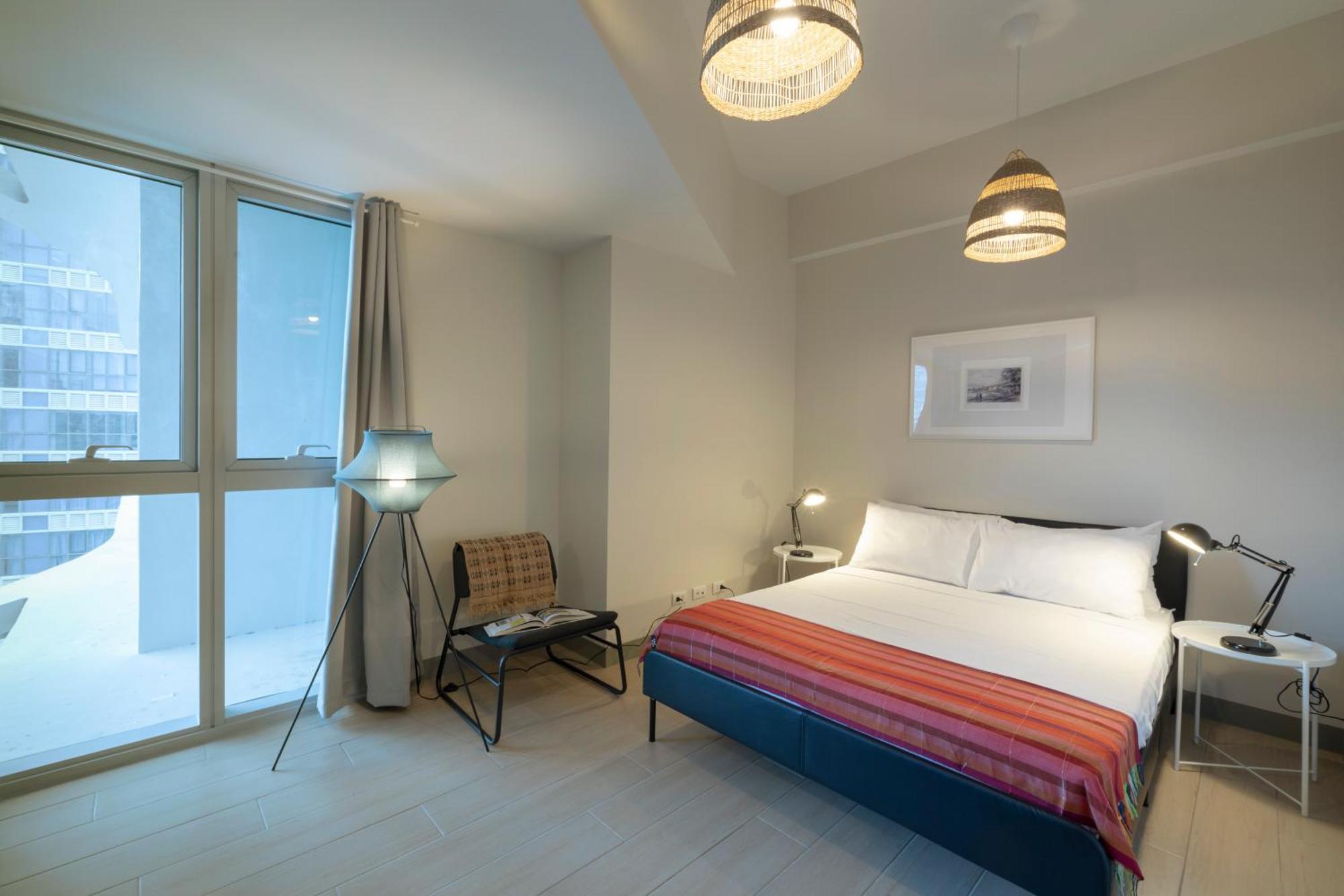 Uptown Parksuites Apartments Tower 2 Bgc By Ph Staycation Manila Ngoại thất bức ảnh