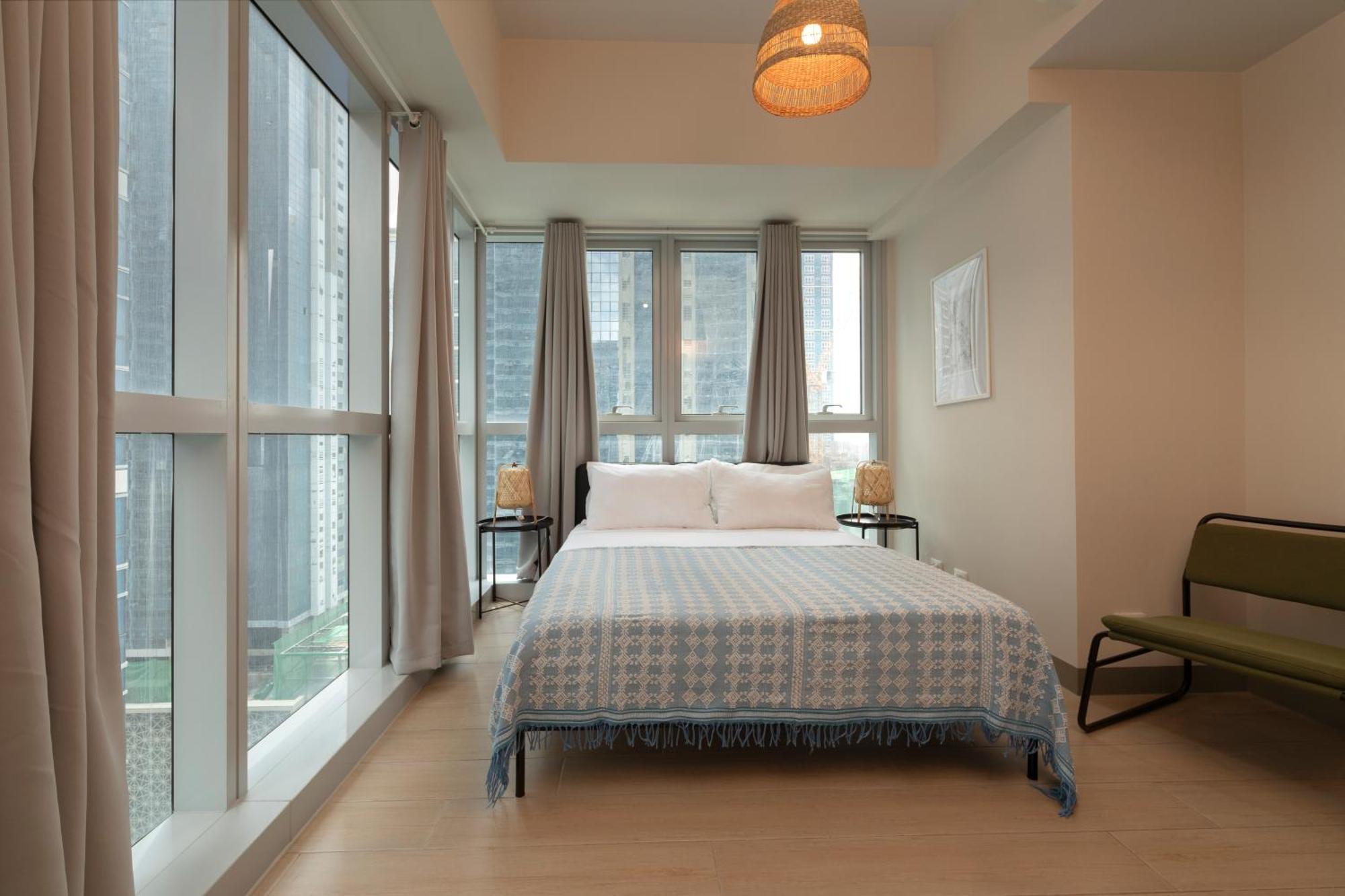 Uptown Parksuites Apartments Tower 2 Bgc By Ph Staycation Manila Ngoại thất bức ảnh
