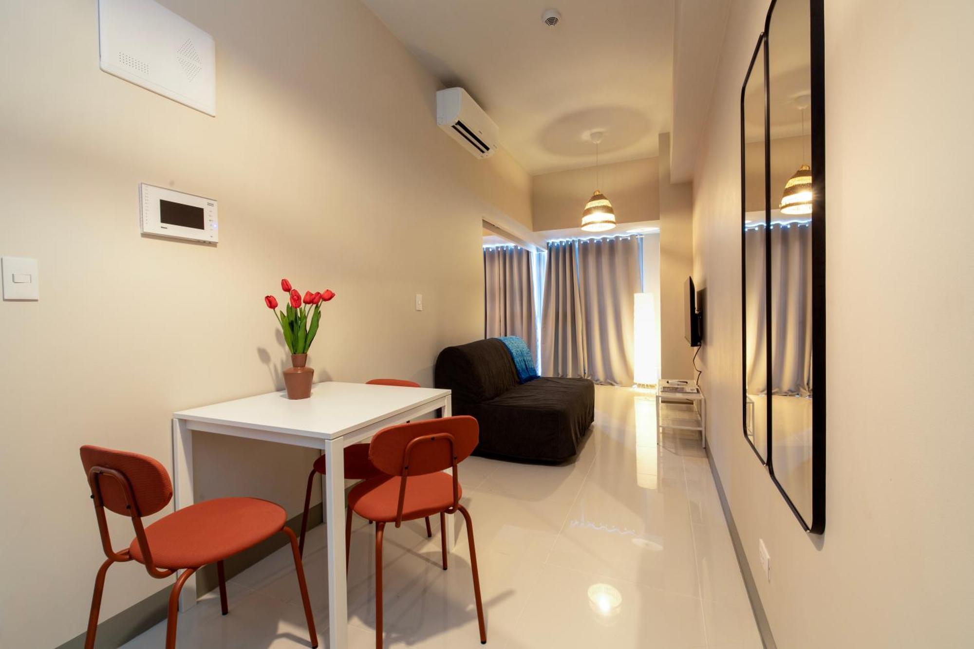 Uptown Parksuites Apartments Tower 2 Bgc By Ph Staycation Manila Ngoại thất bức ảnh