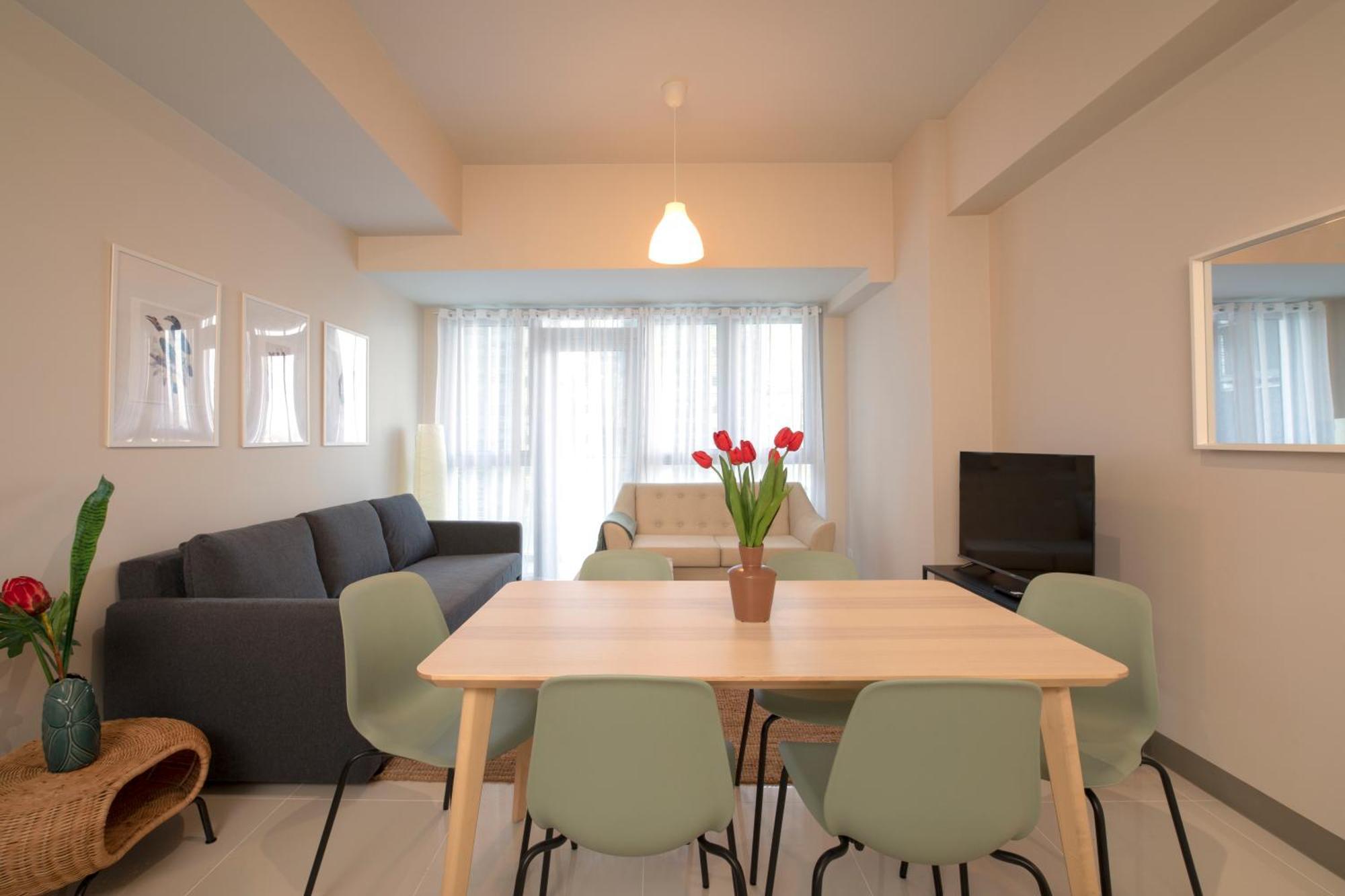 Uptown Parksuites Apartments Tower 2 Bgc By Ph Staycation Manila Ngoại thất bức ảnh