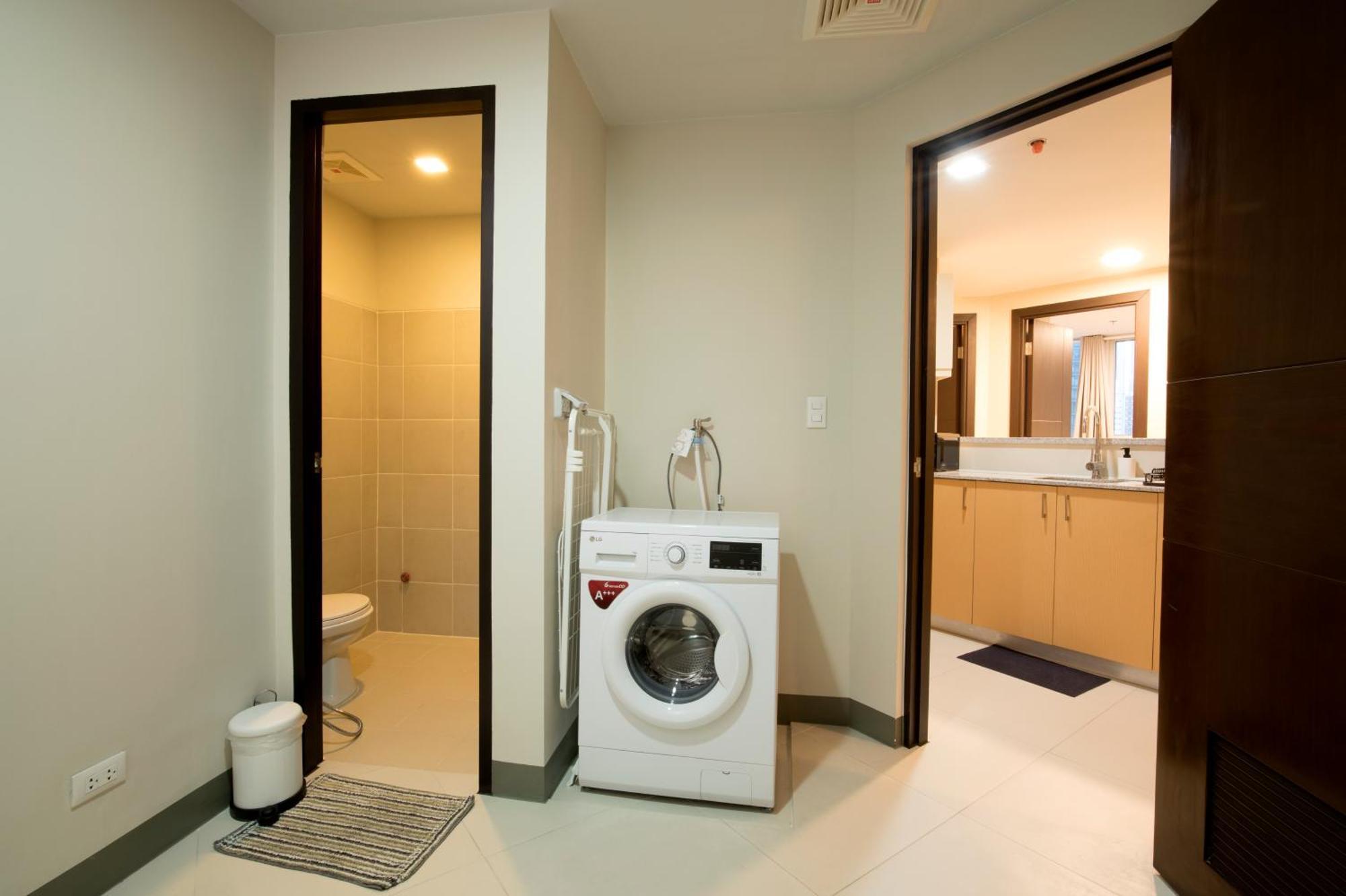 Uptown Parksuites Apartments Tower 2 Bgc By Ph Staycation Manila Ngoại thất bức ảnh