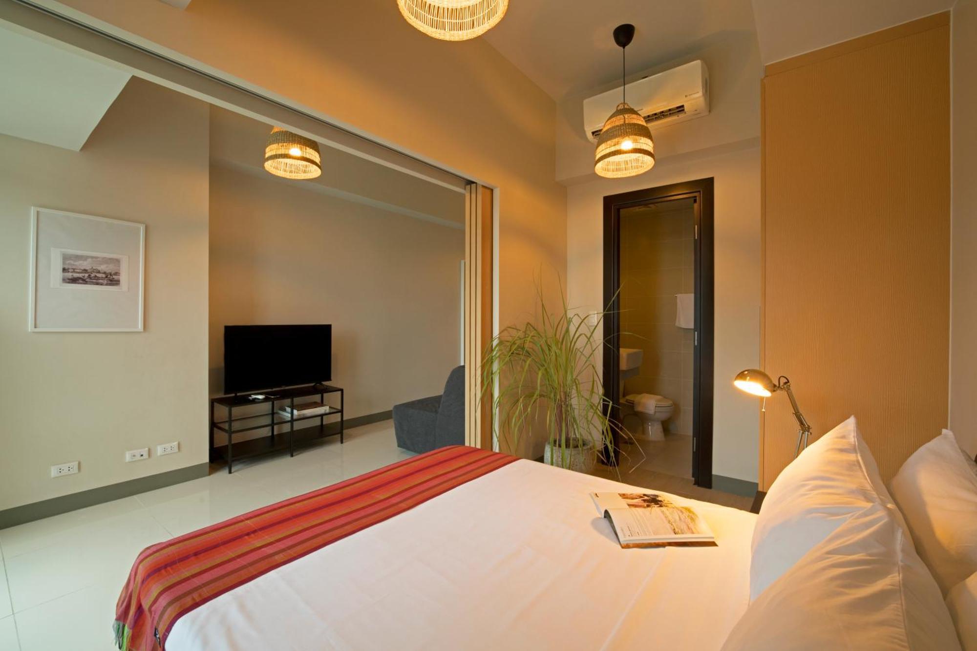 Uptown Parksuites Apartments Tower 2 Bgc By Ph Staycation Manila Ngoại thất bức ảnh