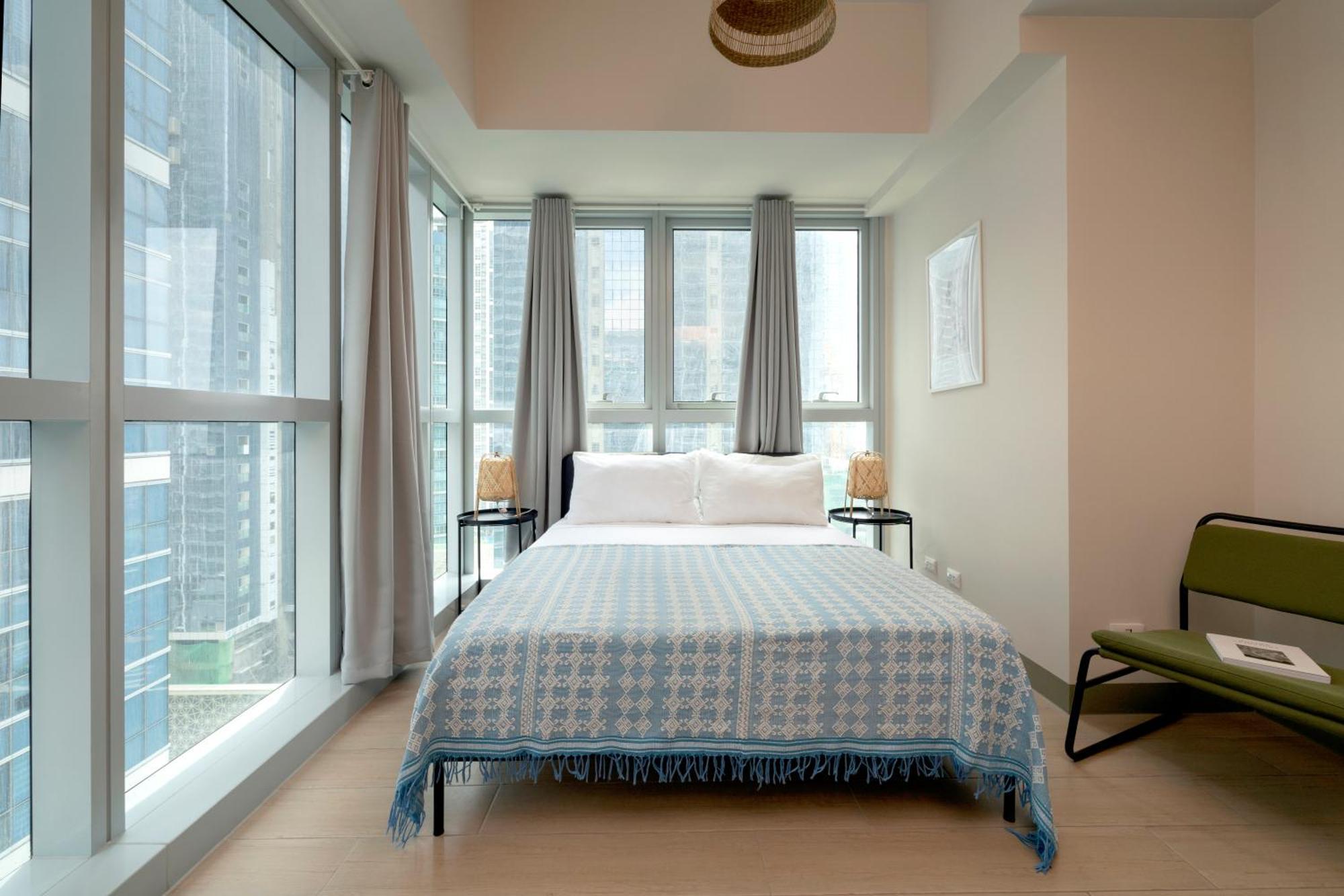 Uptown Parksuites Apartments Tower 2 Bgc By Ph Staycation Manila Ngoại thất bức ảnh
